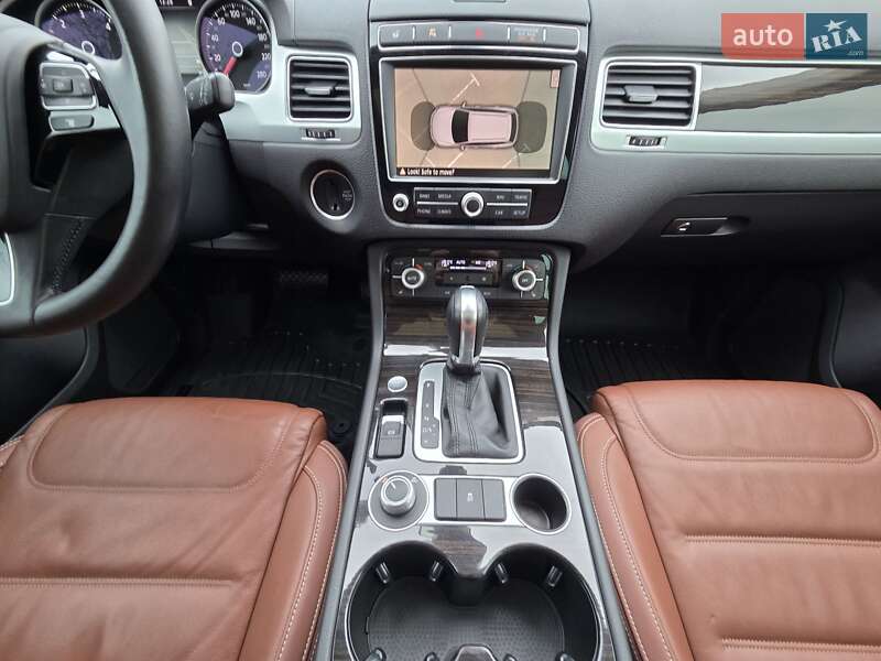 Внедорожник / Кроссовер Volkswagen Touareg 2016 в Коломые