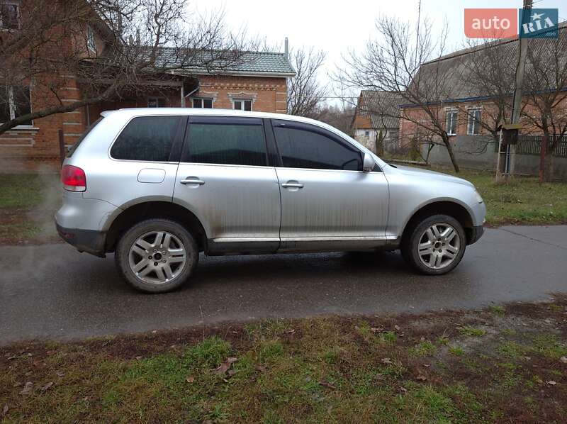 Внедорожник / Кроссовер Volkswagen Touareg 2005 в Ромнах