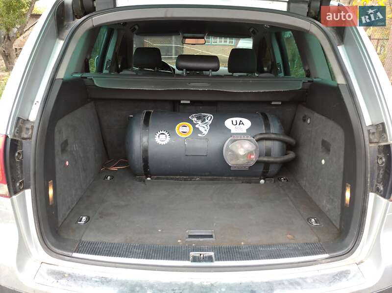 Внедорожник / Кроссовер Volkswagen Touareg 2005 в Ромнах