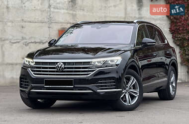 Позашляховик / Кросовер Volkswagen Touareg 2022 в Рівному