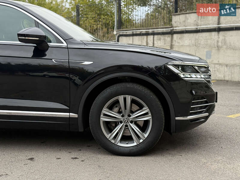 Внедорожник / Кроссовер Volkswagen Touareg 2021 в Ровно