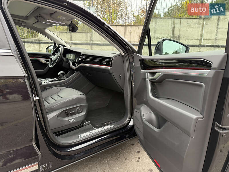 Внедорожник / Кроссовер Volkswagen Touareg 2021 в Ровно