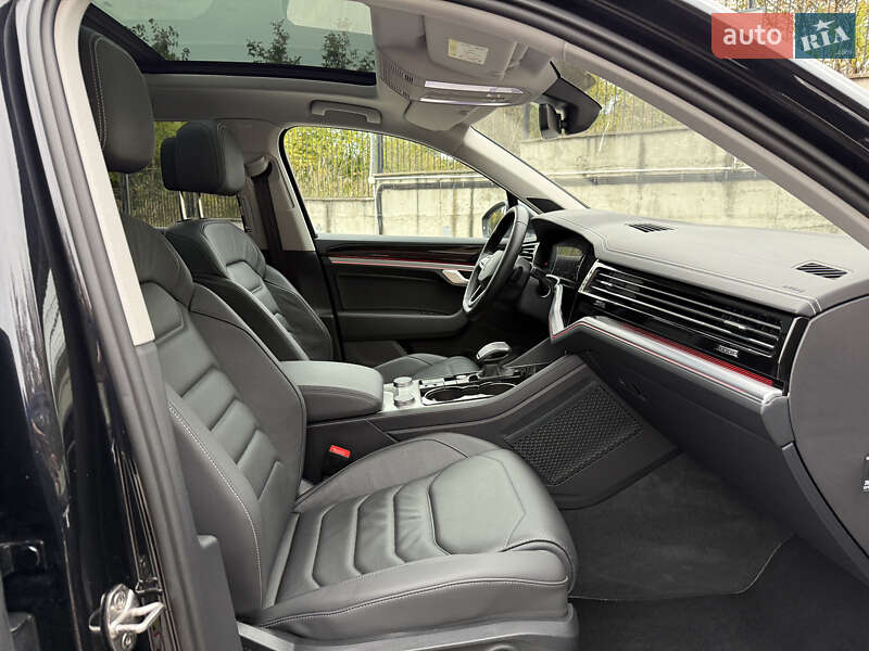 Внедорожник / Кроссовер Volkswagen Touareg 2021 в Ровно