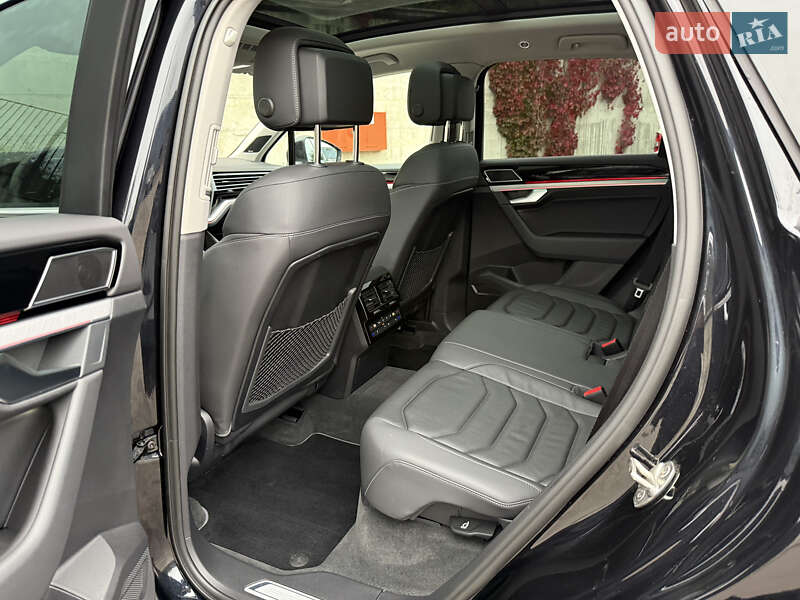 Внедорожник / Кроссовер Volkswagen Touareg 2021 в Ровно