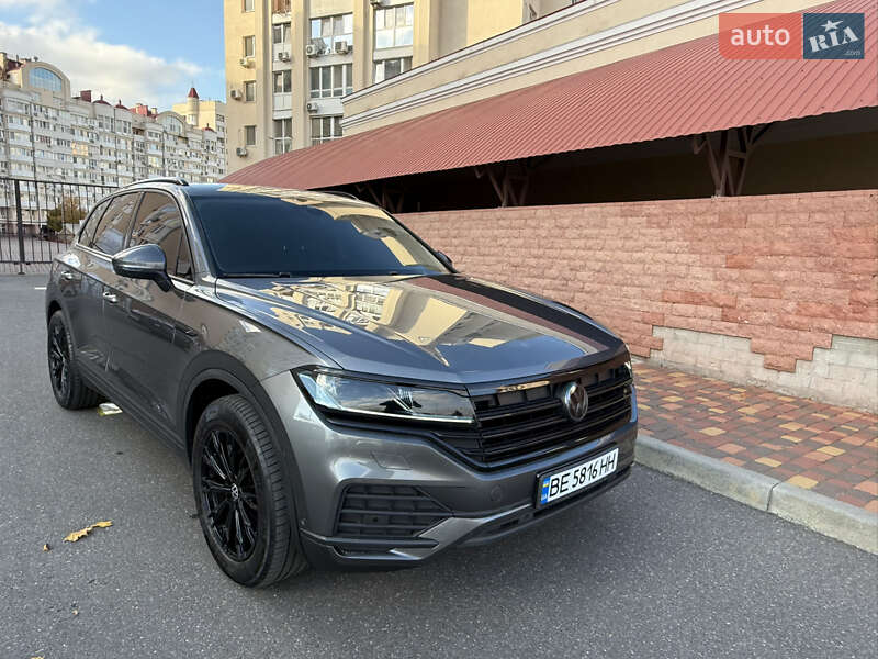 Внедорожник / Кроссовер Volkswagen Touareg 2018 в Одессе