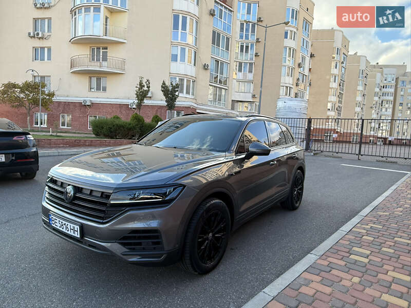Внедорожник / Кроссовер Volkswagen Touareg 2018 в Одессе