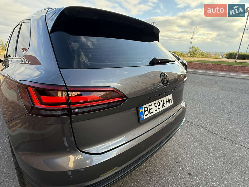 Внедорожник / Кроссовер Volkswagen Touareg 2018 в Одессе