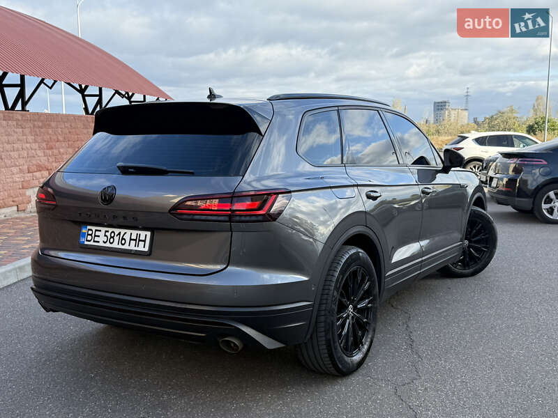 Внедорожник / Кроссовер Volkswagen Touareg 2018 в Одессе