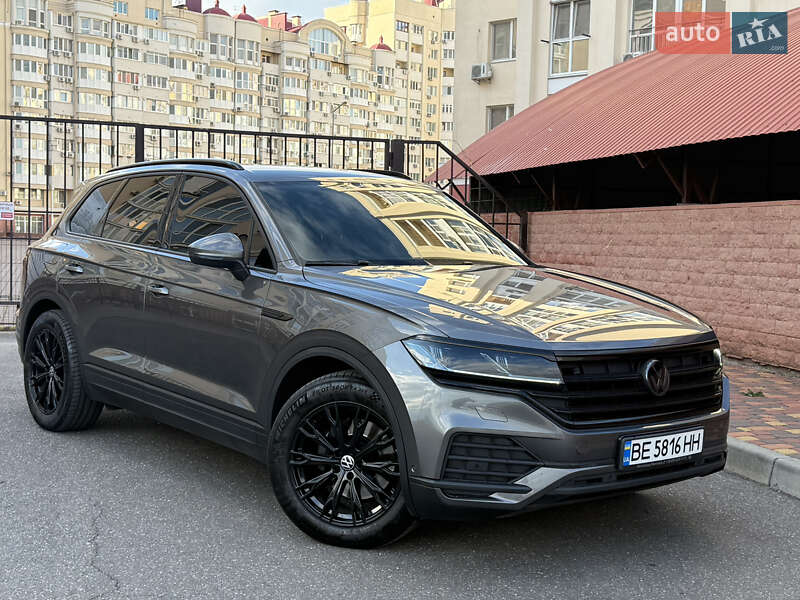 Внедорожник / Кроссовер Volkswagen Touareg 2018 в Одессе