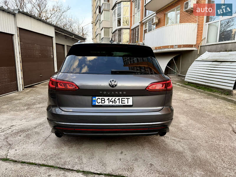 Внедорожник / Кроссовер Volkswagen Touareg 2020 в Киеве