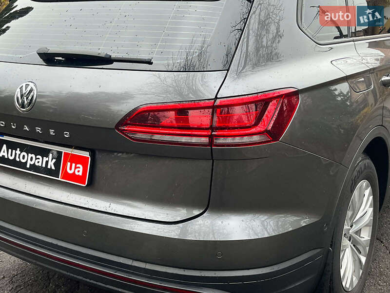 Внедорожник / Кроссовер Volkswagen Touareg 2019 в Киеве