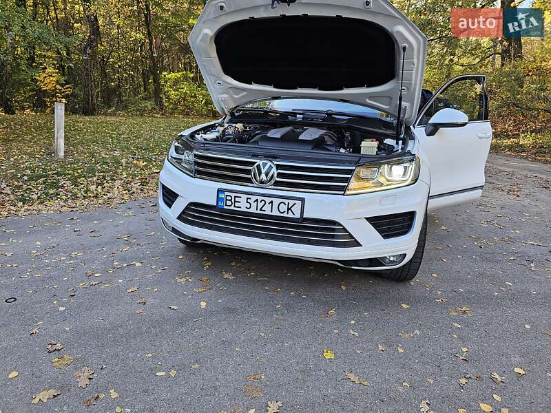 Внедорожник / Кроссовер Volkswagen Touareg 2013 в Броварах