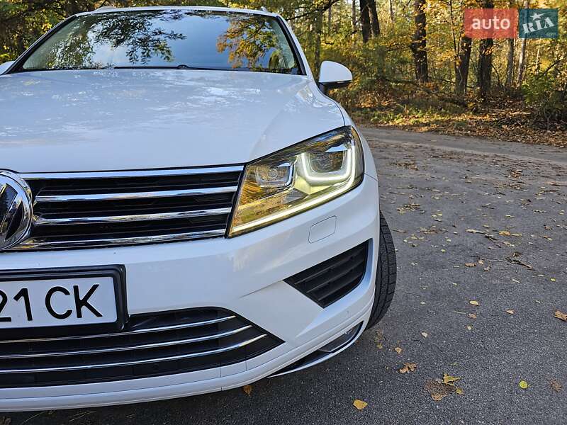 Внедорожник / Кроссовер Volkswagen Touareg 2013 в Броварах