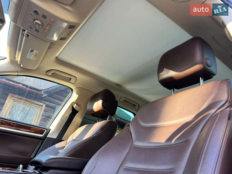 Внедорожник / Кроссовер Volkswagen Touareg 2012 в Трускавце