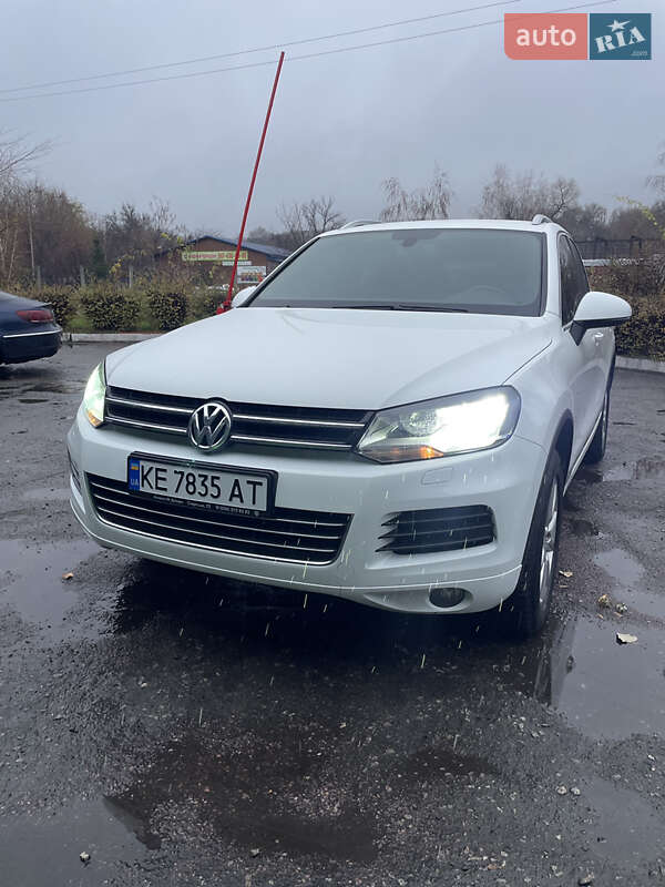 Позашляховик / Кросовер Volkswagen Touareg 2012 в Кам'янському