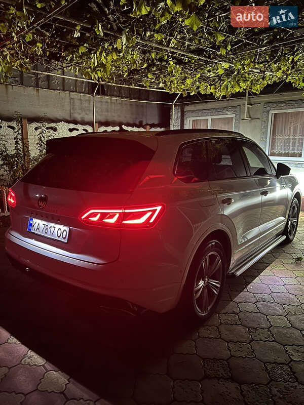 Внедорожник / Кроссовер Volkswagen Touareg 2019 в Первомайске