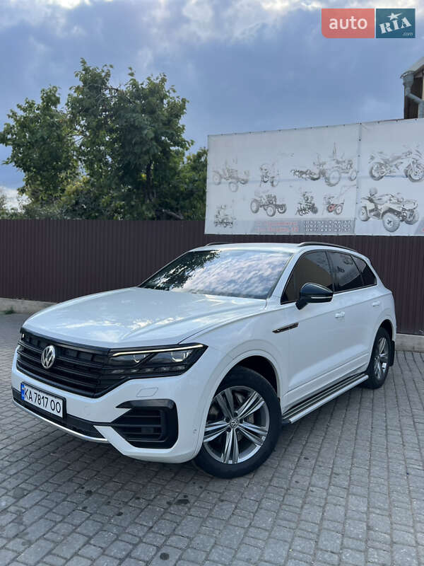 Внедорожник / Кроссовер Volkswagen Touareg 2019 в Первомайске