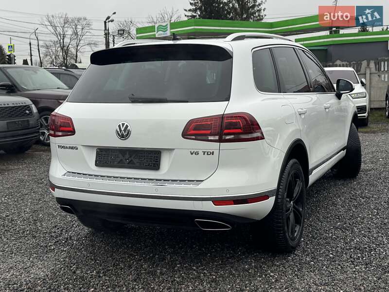 Внедорожник / Кроссовер Volkswagen Touareg 2017 в Тернополе
