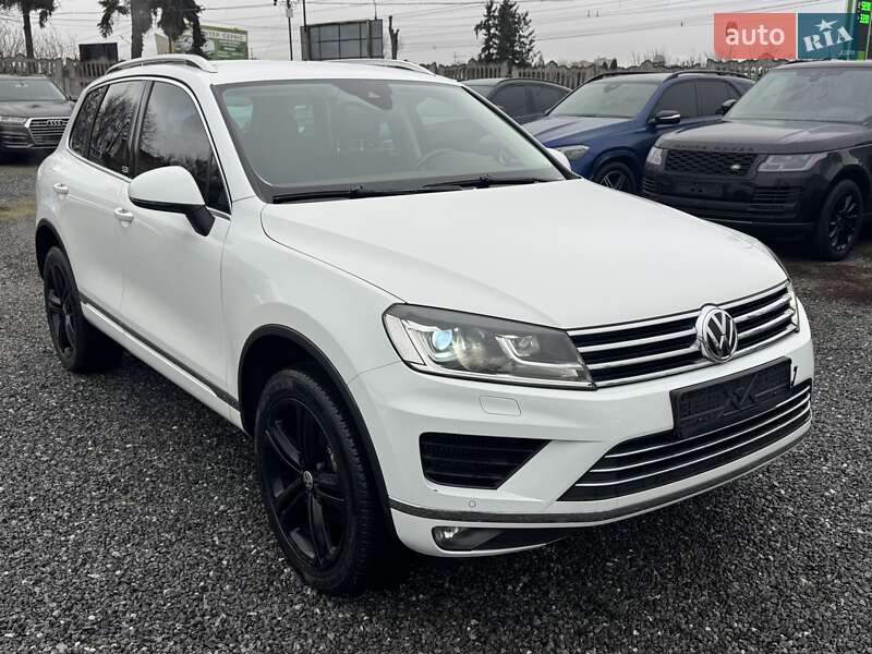 Внедорожник / Кроссовер Volkswagen Touareg 2017 в Тернополе