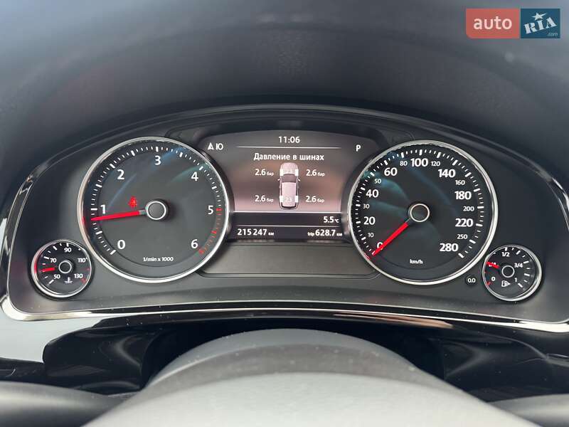 Внедорожник / Кроссовер Volkswagen Touareg 2017 в Тернополе