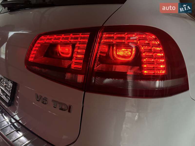 Внедорожник / Кроссовер Volkswagen Touareg 2017 в Тернополе