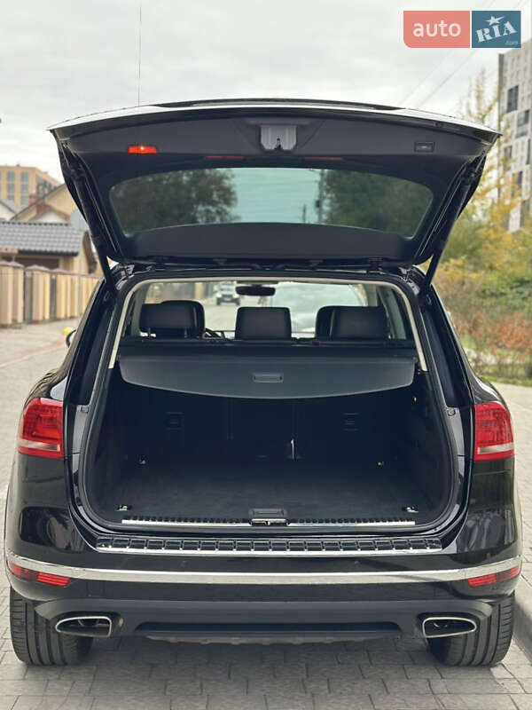 Внедорожник / Кроссовер Volkswagen Touareg 2017 в Львове