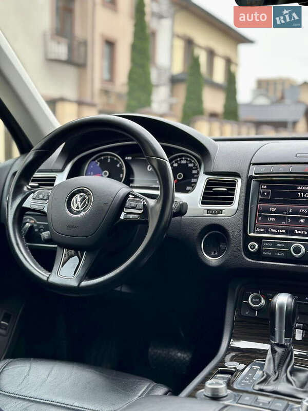 Внедорожник / Кроссовер Volkswagen Touareg 2017 в Львове