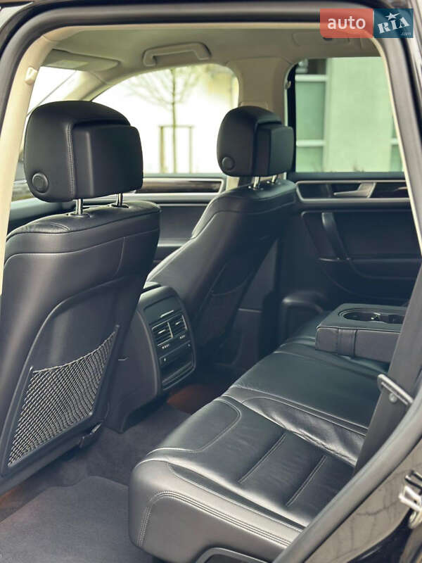 Внедорожник / Кроссовер Volkswagen Touareg 2017 в Львове