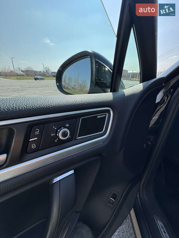 Внедорожник / Кроссовер Volkswagen Touareg 2014 в Луцке фото 8 Внедорожник / Кроссовер Volkswagen Touareg 2014 в Луцке