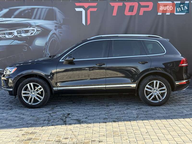 Внедорожник / Кроссовер Volkswagen Touareg 2016 в Львове