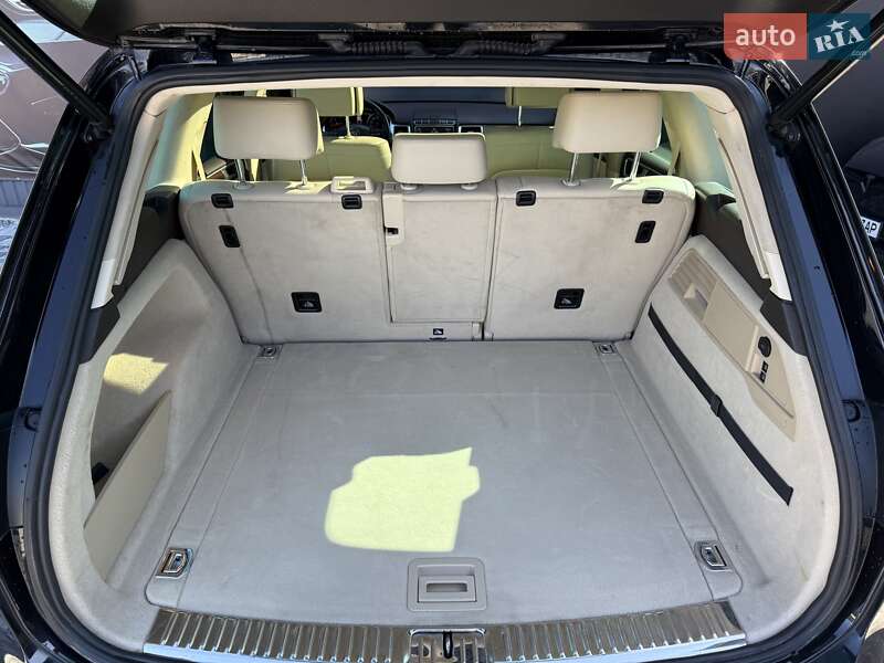 Внедорожник / Кроссовер Volkswagen Touareg 2016 в Львове