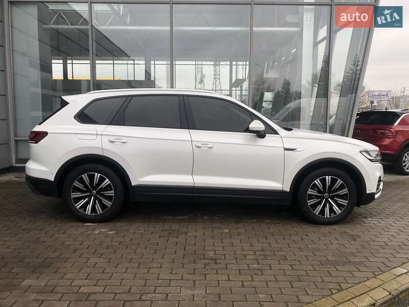 Позашляховик / Кросовер Volkswagen Touareg 2021 в Києві фото 4 Позашляховик / Кросовер Volkswagen Touareg 2021 в Києві
