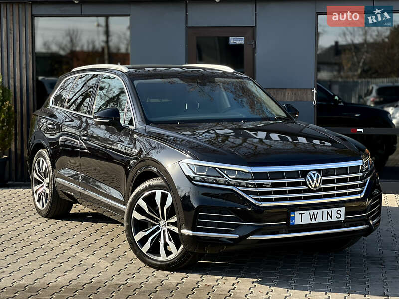 Внедорожник / Кроссовер Volkswagen Touareg 2018 в Одессе