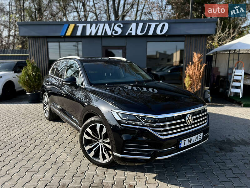 Внедорожник / Кроссовер Volkswagen Touareg 2018 в Одессе