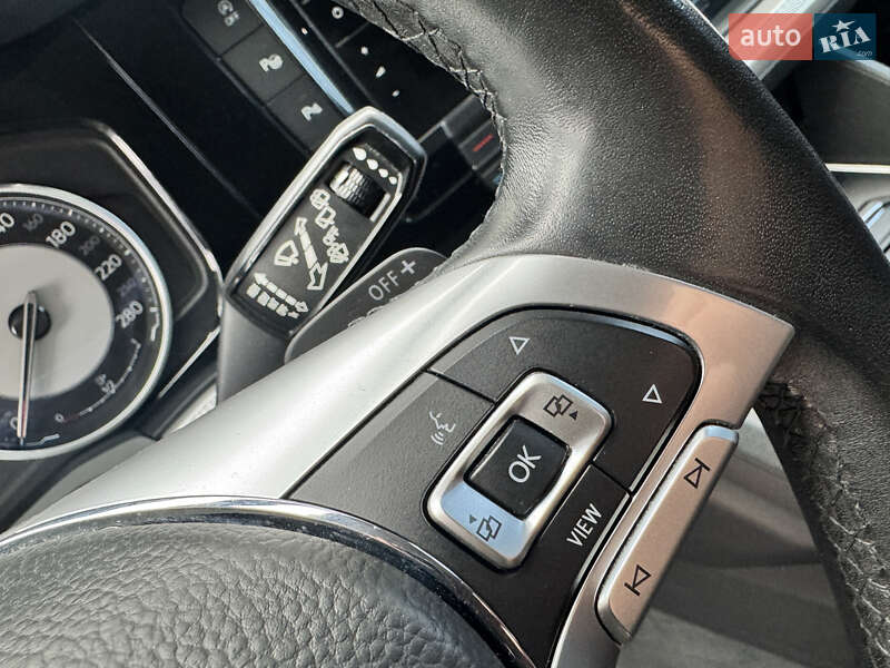 Внедорожник / Кроссовер Volkswagen Touareg 2019 в Киеве