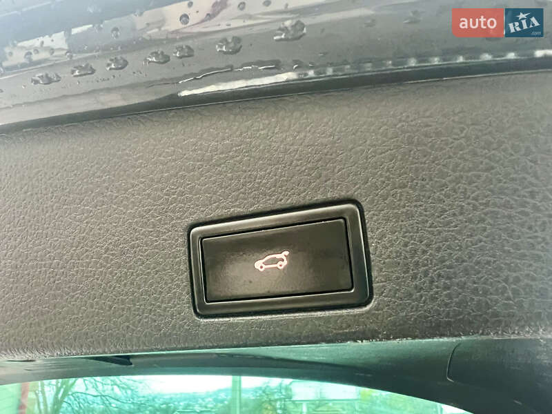 Внедорожник / Кроссовер Volkswagen Touareg 2010 в Черновцах