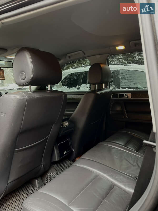 Внедорожник / Кроссовер Volkswagen Touareg 2007 в Ровно