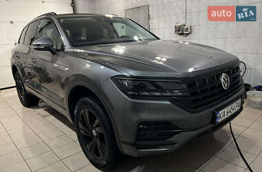 Внедорожник / Кроссовер Volkswagen Touareg 2018 в Киеве