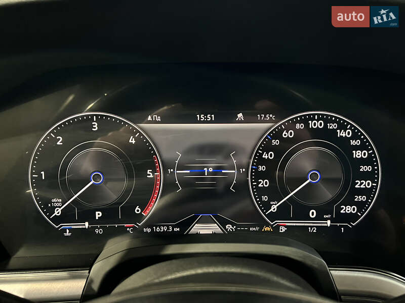 Позашляховик / Кросовер Volkswagen Touareg 2018 в Києві