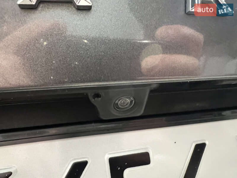 Позашляховик / Кросовер Volkswagen Touareg 2018 в Києві