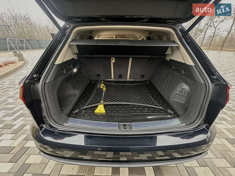 Внедорожник / Кроссовер Volkswagen Touareg 2020 в Киеве