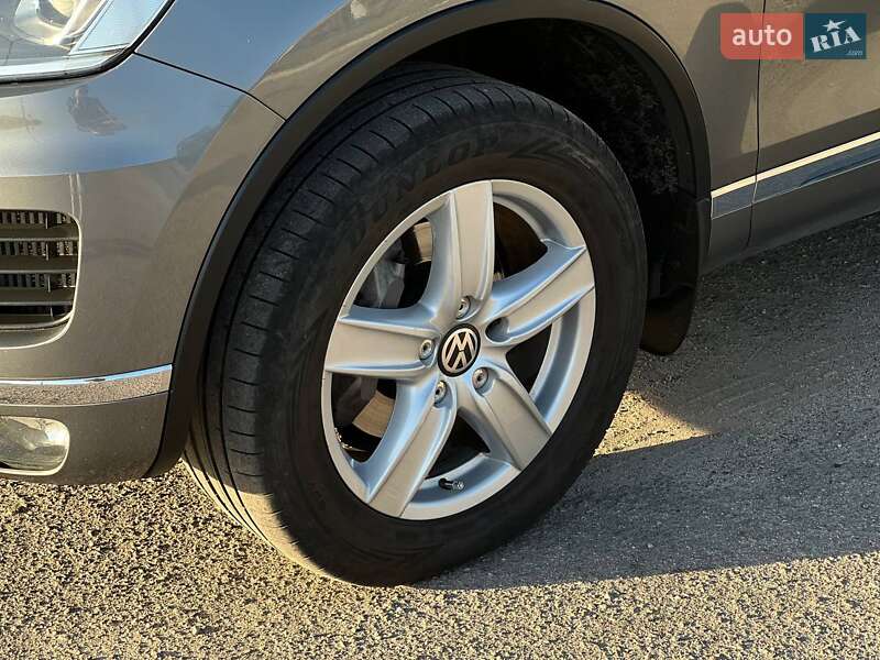 Внедорожник / Кроссовер Volkswagen Touareg 2014 в Богуславе