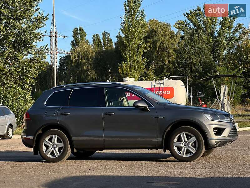 Внедорожник / Кроссовер Volkswagen Touareg 2014 в Богуславе