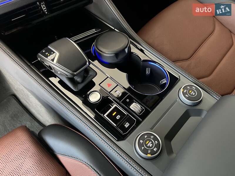 Позашляховик / Кросовер Volkswagen Touareg 2024 в Києві