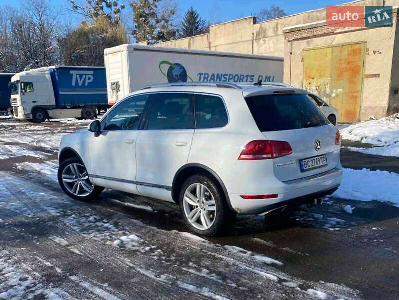 Внедорожник / Кроссовер Volkswagen Touareg 2014 в Львове