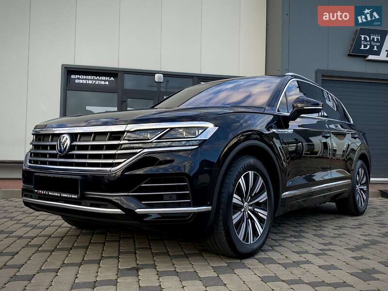 Позашляховик / Кросовер Volkswagen Touareg 2019 в Мукачевому