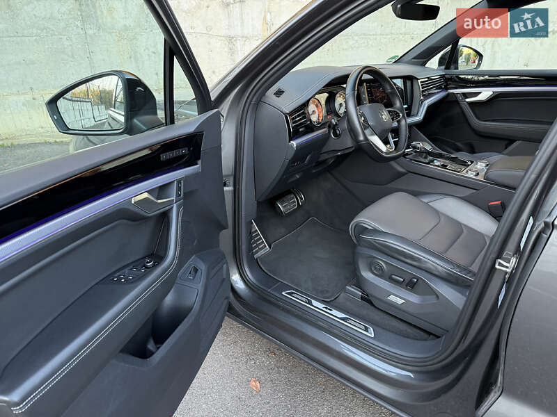 Внедорожник / Кроссовер Volkswagen Touareg 2021 в Ровно