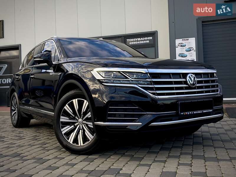 Позашляховик / Кросовер Volkswagen Touareg 2019 в Мукачевому