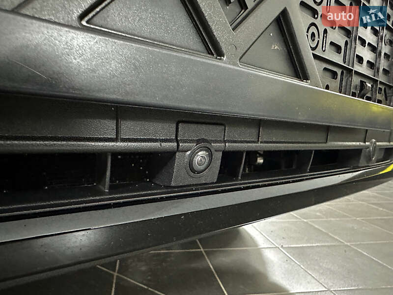 Позашляховик / Кросовер Volkswagen Touareg 2022 в Козятині