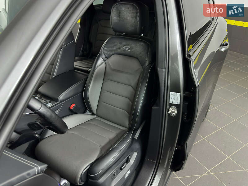 Позашляховик / Кросовер Volkswagen Touareg 2022 в Козятині